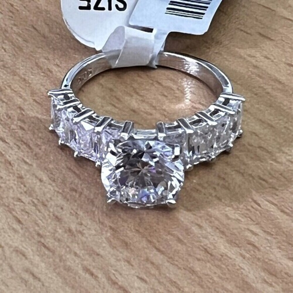925 Sterling Silver | CZ‎ Luxury Solitaire Ring Women's Size 8 Rhodium Finish